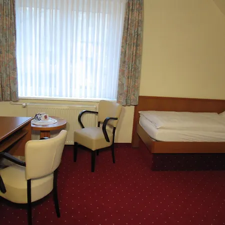 Marie-luise, Garni 3*