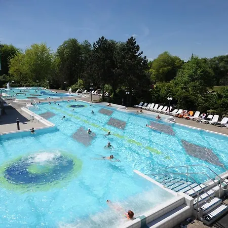 Marie-luise, Garni מלון